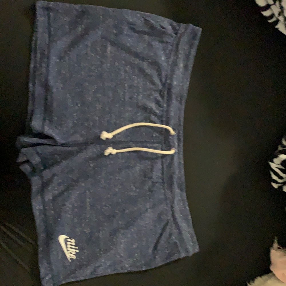 Nike women’s xxl heathered blue light weight shorts new with tags on